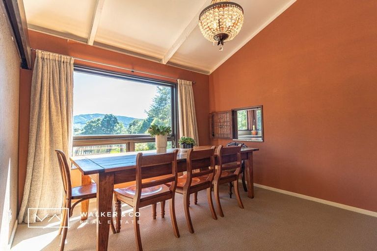 Photo of property in 10 Tiniroa Grove, Silverstream, Upper Hutt, 5019