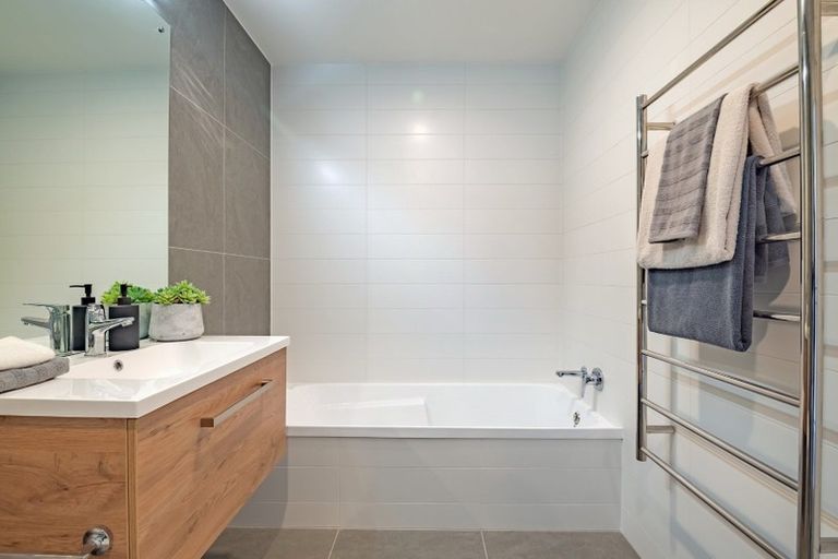 Photo of property in 3 Te One Place, Belmont, Auckland, 0622