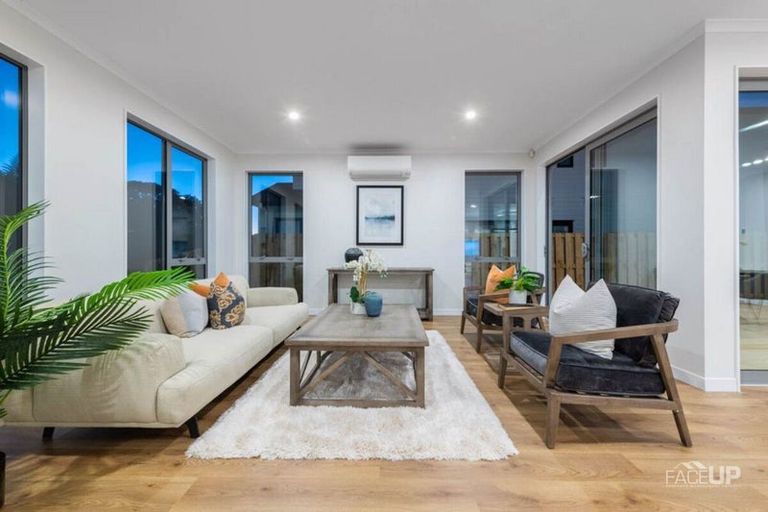 Photo of property in 3 Parara Way, Hobsonville, Auckland, 0616