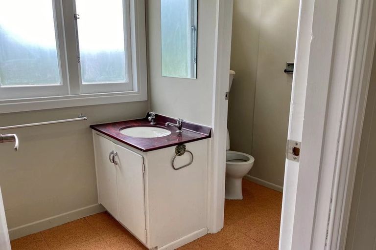 Photo of property in 122 Tawa Road, Kumeu, 0891