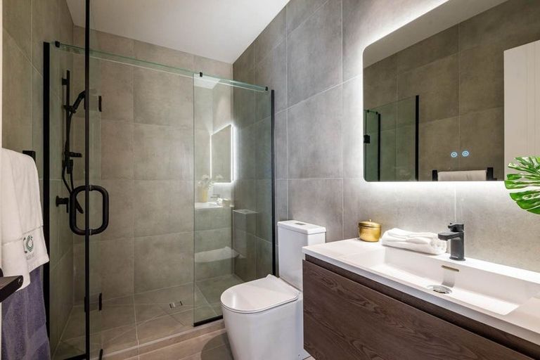 Photo of property in 18 Mina Way, Browns Bay, Auckland, 0630