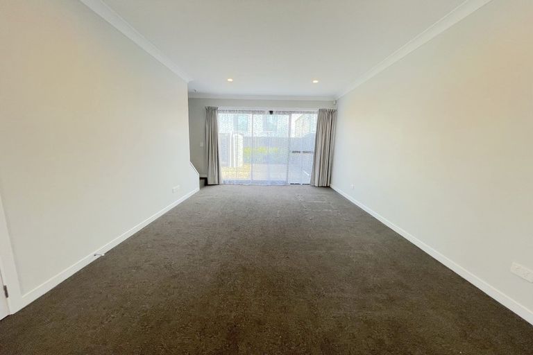 Photo of property in 61 Glidepath Road, Hobsonville, Auckland, 0616