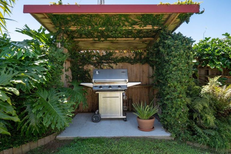 Photo of property in 53 Athenree Road, Athenree, Katikati, 3177