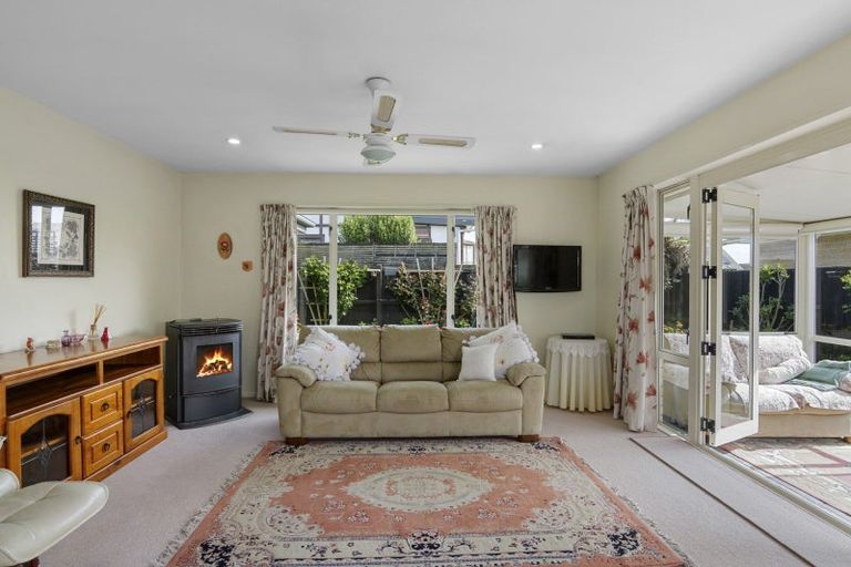 Photo of property in 12 Seymour Street, Hornby, Christchurch, 8042