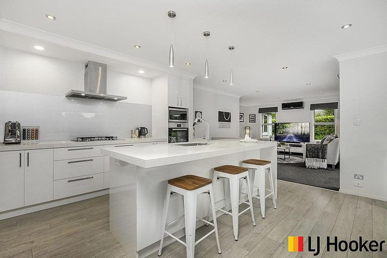 Photo of property in 6 Mirabell Place, Patumahoe, Pukekohe, 2679