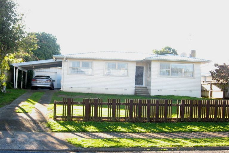 Photo of property in 4 Ainsdale Place, Manurewa, Auckland, 2102