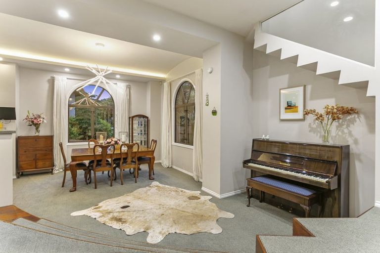 Photo of property in 61 Newhaven Terrace, Mairangi Bay, Auckland, 0630