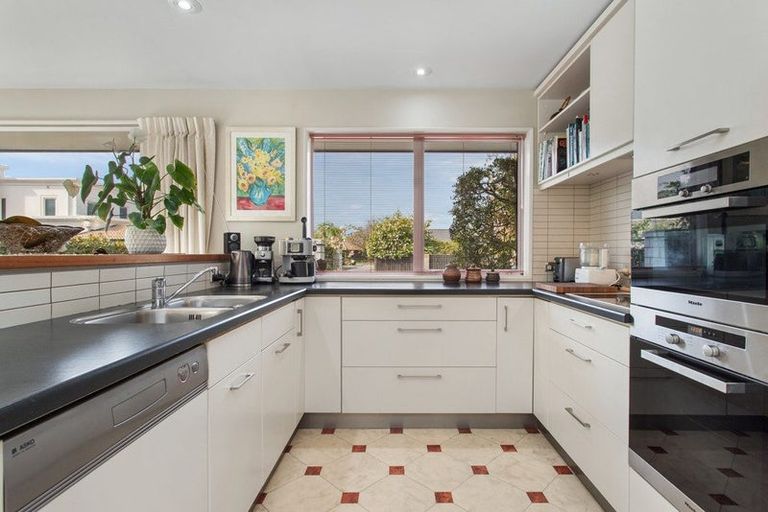Photo of property in 2/7 Kelson Lane, Ilam, Christchurch, 8041