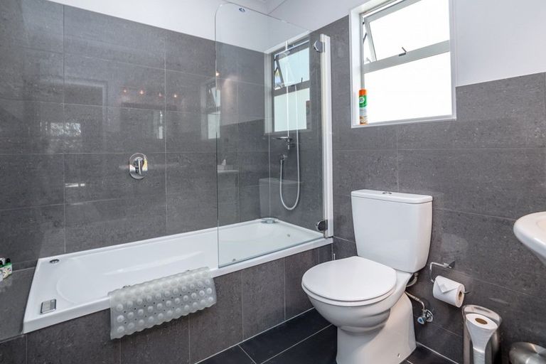 Photo of property in 24 Cologne Street, Martinborough, 5711