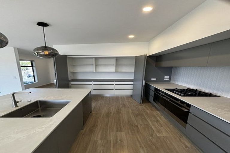 Photo of property in 2 Piper Way, Glen Avon, New Plymouth, 4312