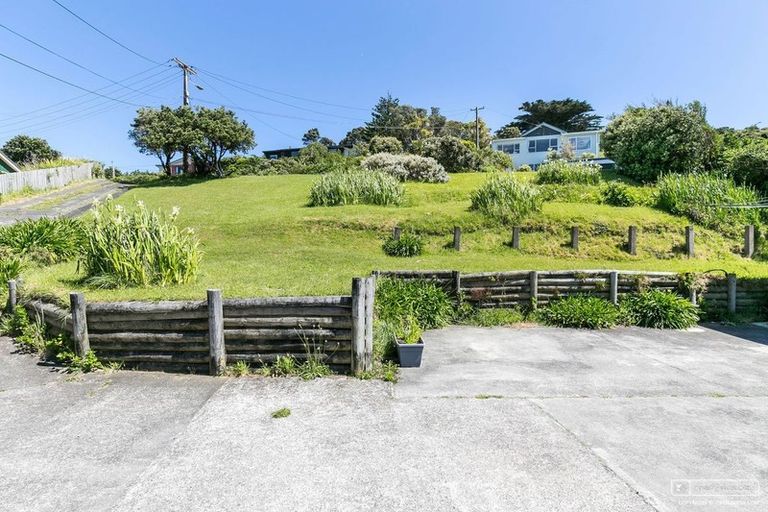 Photo of property in 46 Whanake Street, Titahi Bay, Porirua, 5022