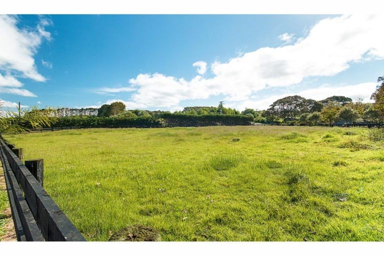Photo of property in 2b Masters Road, Waiuku, 2681