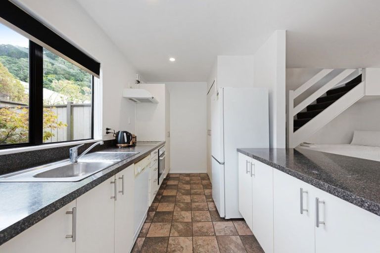 Photo of property in 10 George Street, Thorndon, Wellington, 6011