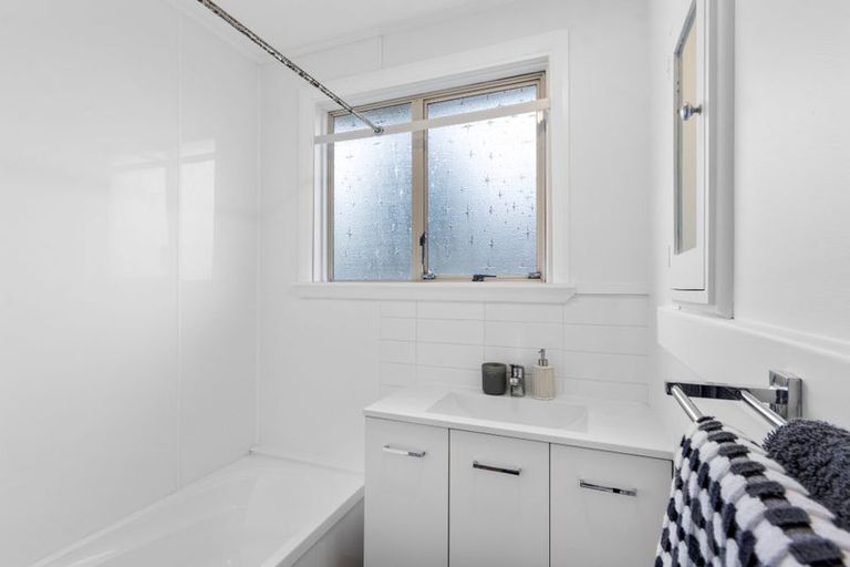 Photo of property in 82 Shortland Street, Wainoni, Christchurch, 8061