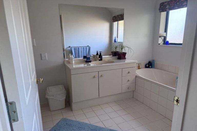 Photo of property in 132 Round Hill Road, Loburn, 7472