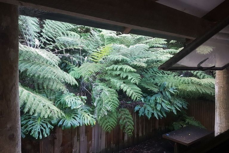 Photo of property in 2/31 King Richard Place, Browns Bay, Auckland, 0630