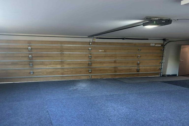 Photo of property in 14 Bush View Lane, Northcote Point, Auckland, 0627