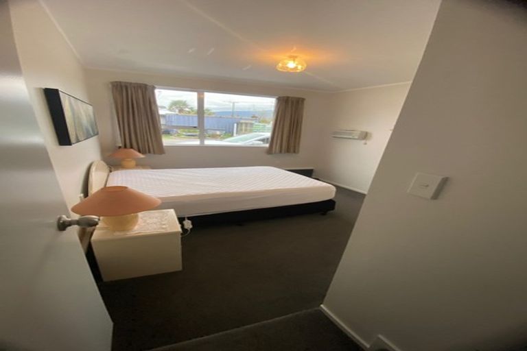 Photo of property in 89 Snodgrass Road, Westport, 7892