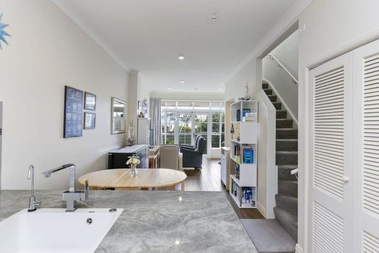 Photo of property in 38 Pipitea Street, Thorndon, Wellington, 6011