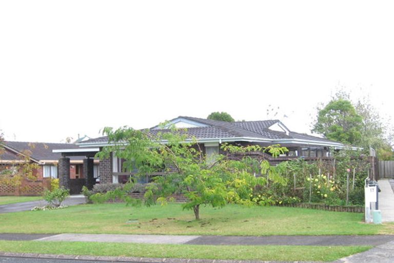 Photo of property in 19 Curacao Place, Half Moon Bay, Auckland, 2012