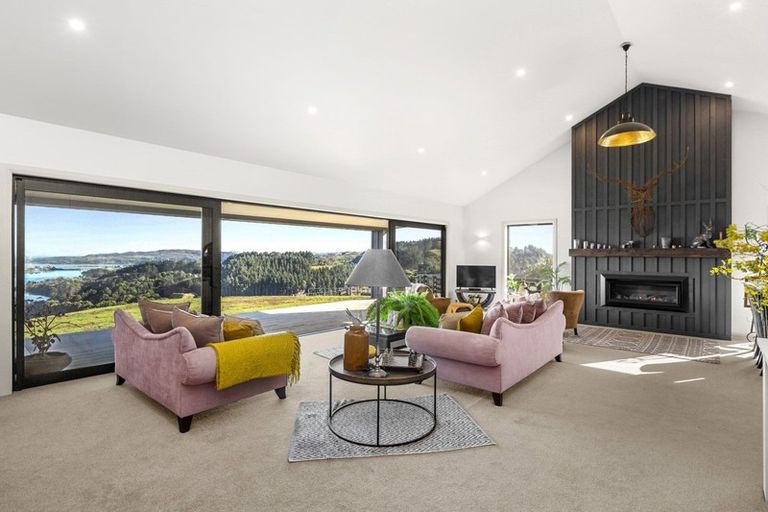 Photo of property in 82 Maungatawhiri Road, Raglan, 3295