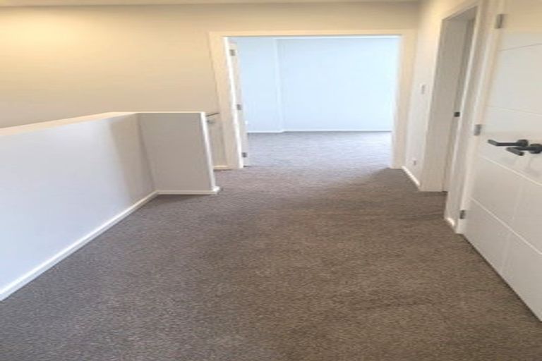 Photo of property in 38 Koreke Close, Kenepuru, Porirua, 5022