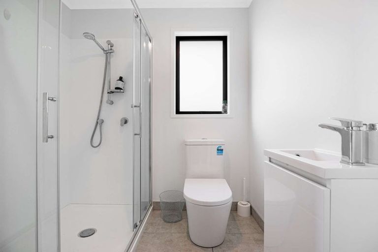 Photo of property in 32 Sandspit Road, Waiuku, 2123