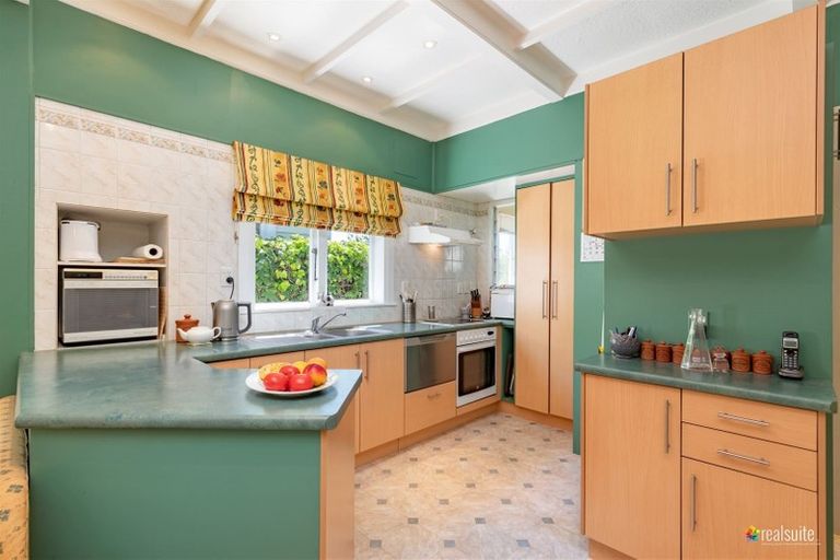 Photo of property in 154 Randwick Road, Moera, Lower Hutt, 5010