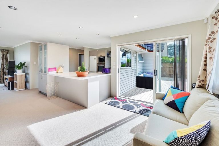 Photo of property in 11 Mural Place, Greenhithe, Auckland, 0632