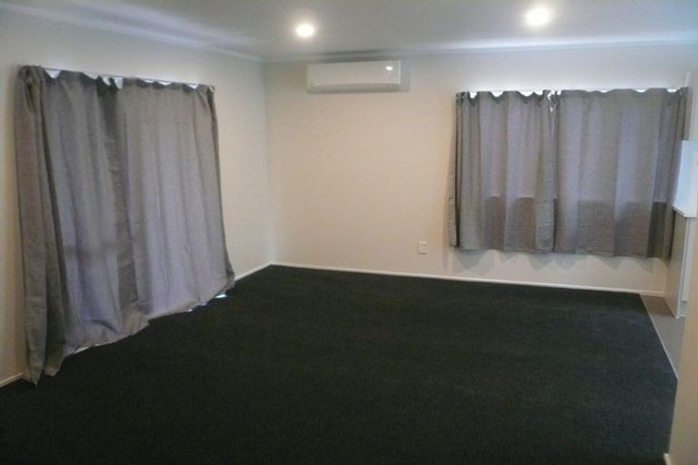 Photo of property in 43 Edmonton Road, Henderson, Auckland, 0612