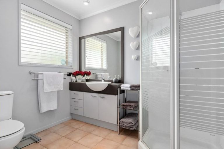 Photo of property in 2 Fernwater Place, Flagstaff, Hamilton, 3210