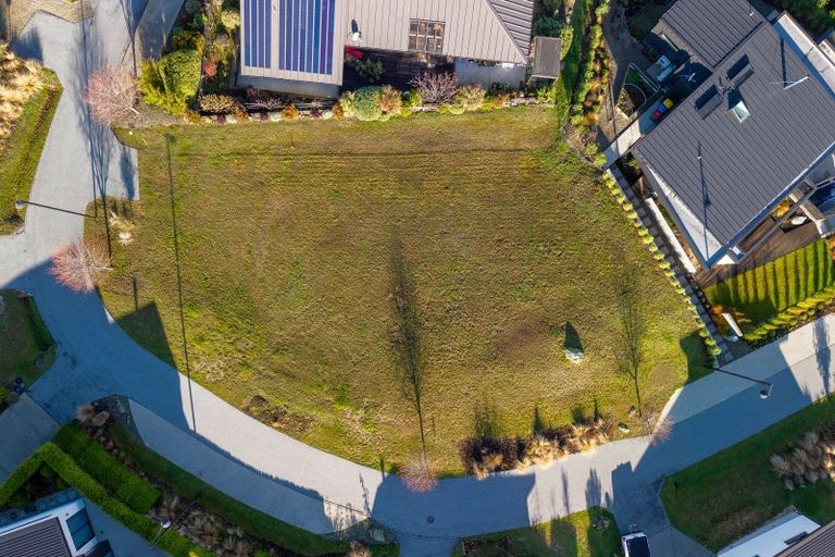 Photo of property in 5 Karearea Rise, Wanaka, 9305