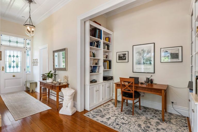 Photo of property in 31 Shoal Bay Road, Devonport, Auckland, 0624