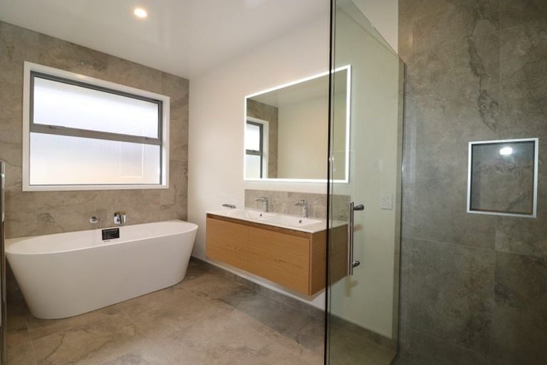 Photo of property in 3 Oakbridge Boulevard, Marshland, Christchurch, 8051