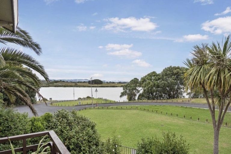 Photo of property in 1/52 Evans Road, Weymouth, Auckland, 2103