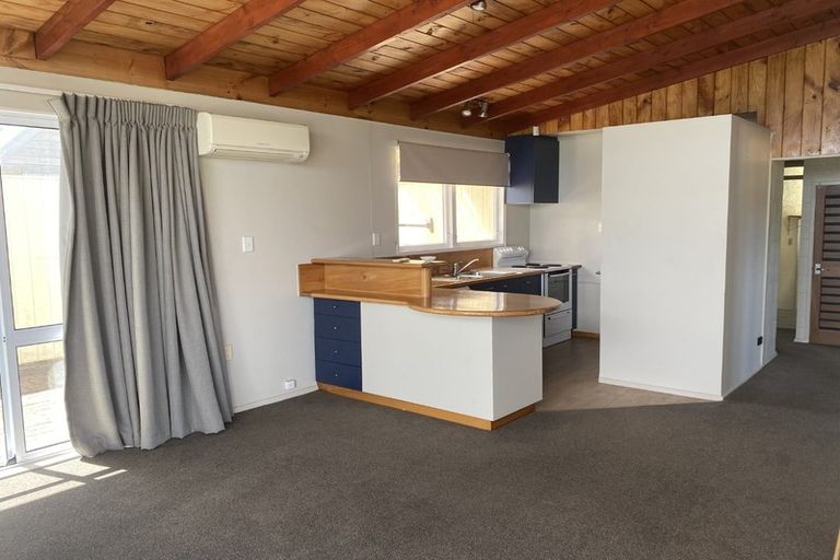 Photo of property in 18 Queens Road, Waikanae Beach, Waikanae, 5036