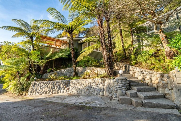 Photo of property in 17a Blue Mountains Road, Silverstream, Upper Hutt, 5019