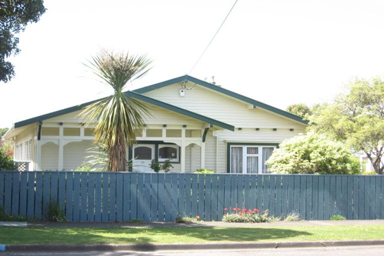 Photo of property in 28 College Street, College Estate, Whanganui, 4500