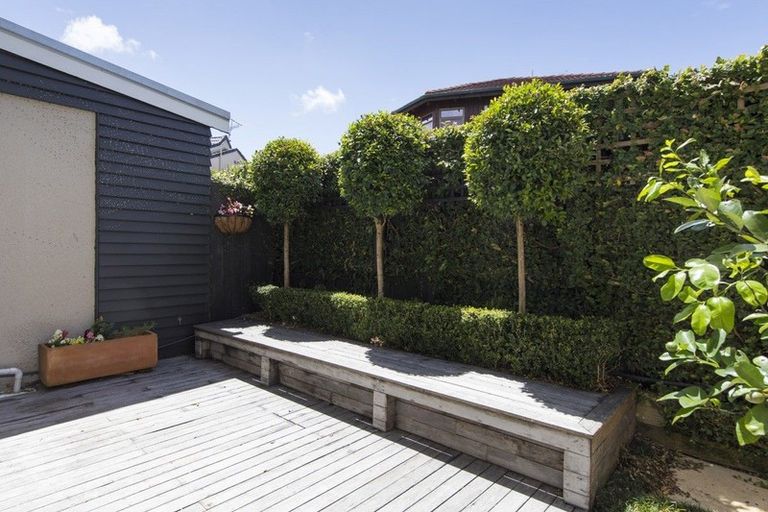 Photo of property in 48 View Ridge Drive, Ranui, Auckland, 0612