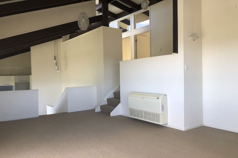 Photo of property in 1/13 Girrahween Drive, Totara Vale, Auckland, 0629