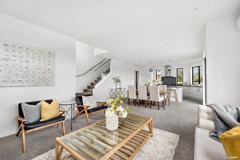 Photo of property in 20a Parramatta Place, Botany Downs, Auckland, 2010