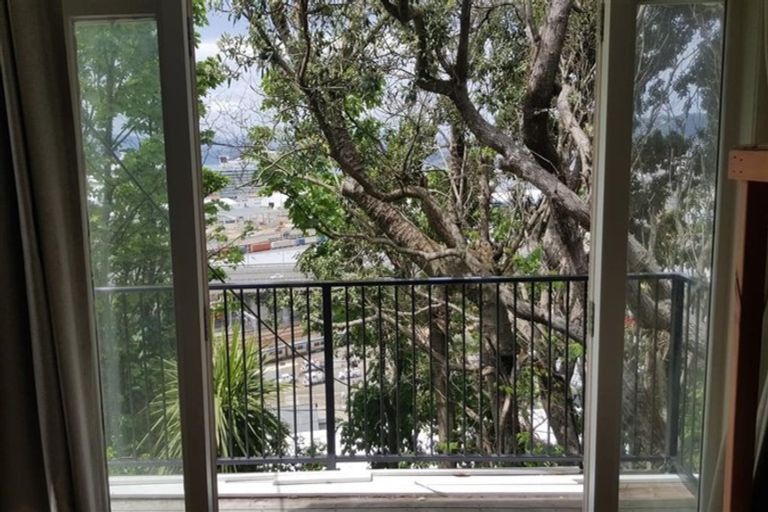 Photo of property in 12 Grosvenor Terrace, Thorndon, Wellington, 6011