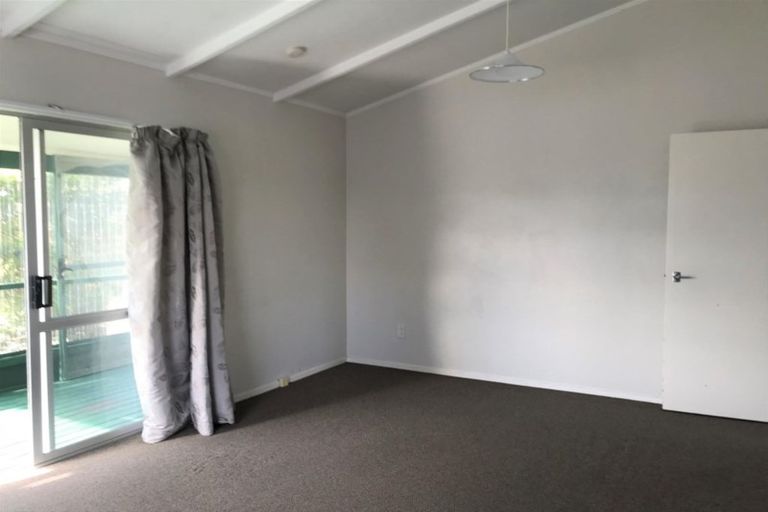 Photo of property in 72 Vodanovich Road, Te Atatu South, Auckland, 0610