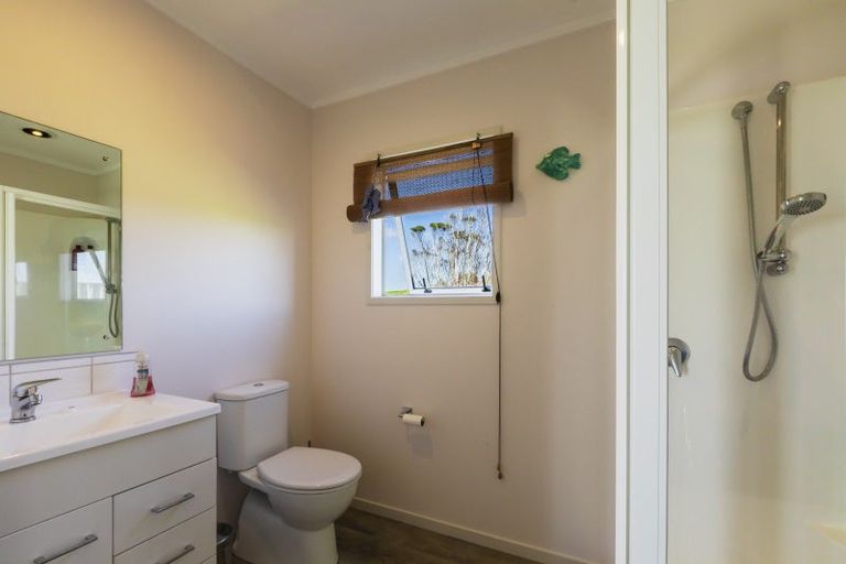 Photo of property in 23 Netherton Road, Omakere, 4271