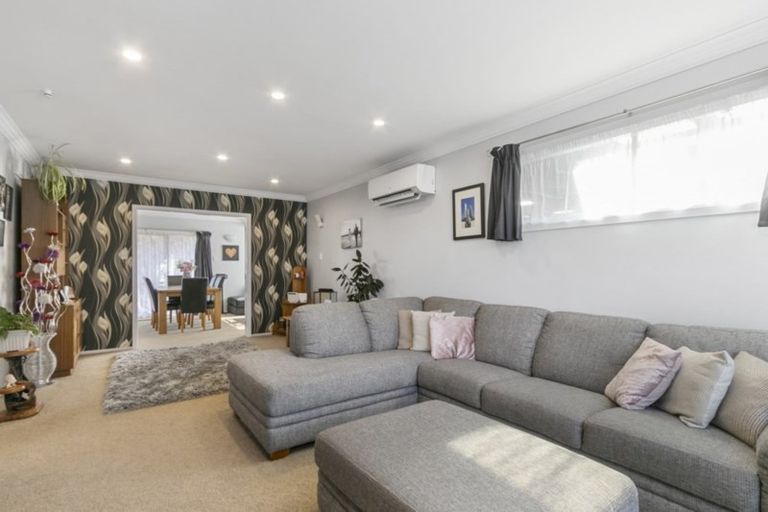 Photo of property in 15 Clematis Grove, Maungaraki, Lower Hutt, 5010