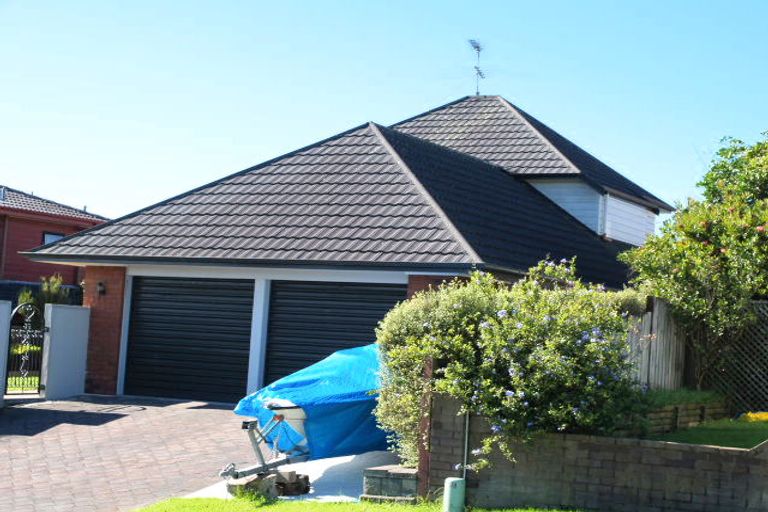 Photo of property in 2/4 Crescent Hills Court, Northpark, Auckland, 2013