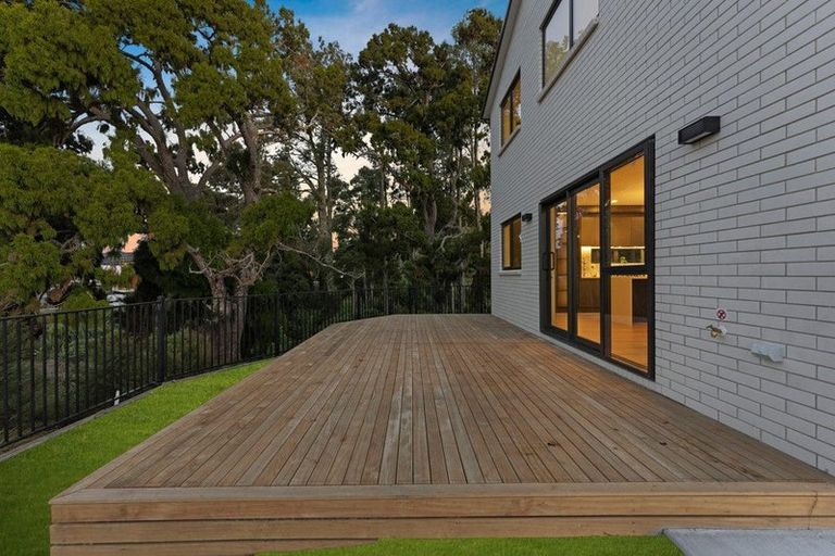 Photo of property in 27 Tannaghmore Drive, Flat Bush, 2019