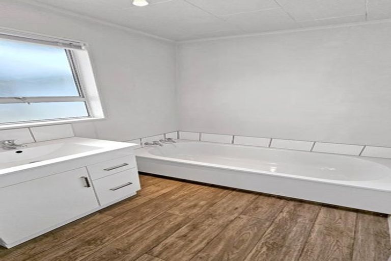 Photo of property in 2/11 Shamrock Street, Napier South, Napier, 4110