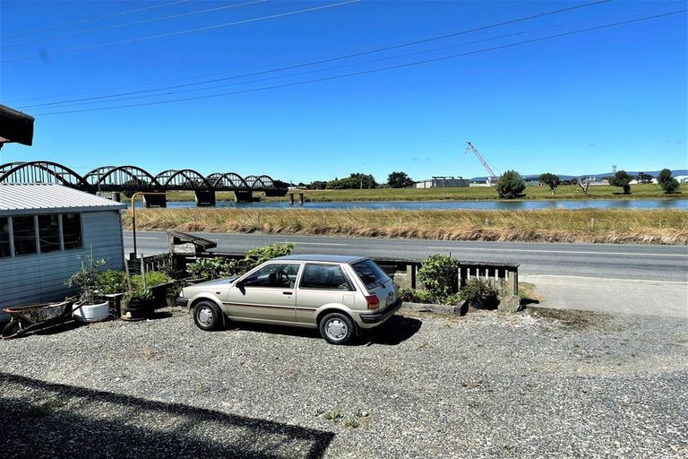 Photo of property in 18 Barnego Road, Balclutha, 9230