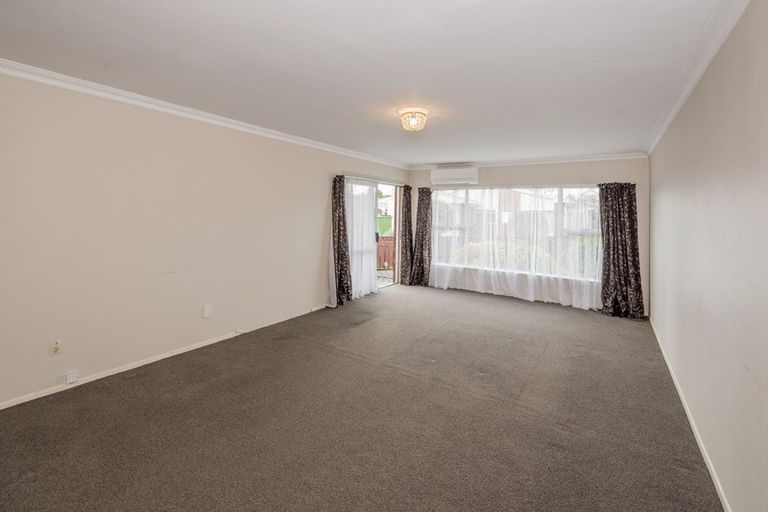 Photo of property in 2 Puriri Place, Levin, 5510